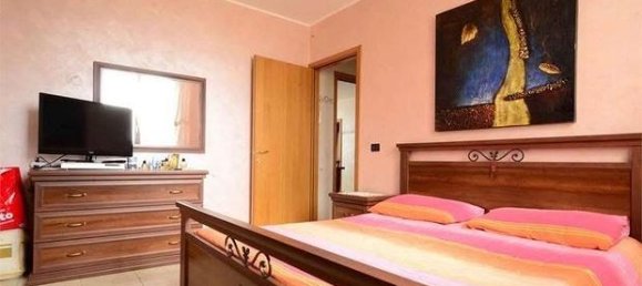 Apartamento de 4 divisões em Reggio Emilia, Italy N.º 307496 2