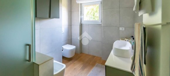 5 rooms Apartment in Arese, Italy No. 24861 14