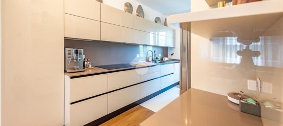 5 rooms Apartment in Arese, Italy No. 24861 9