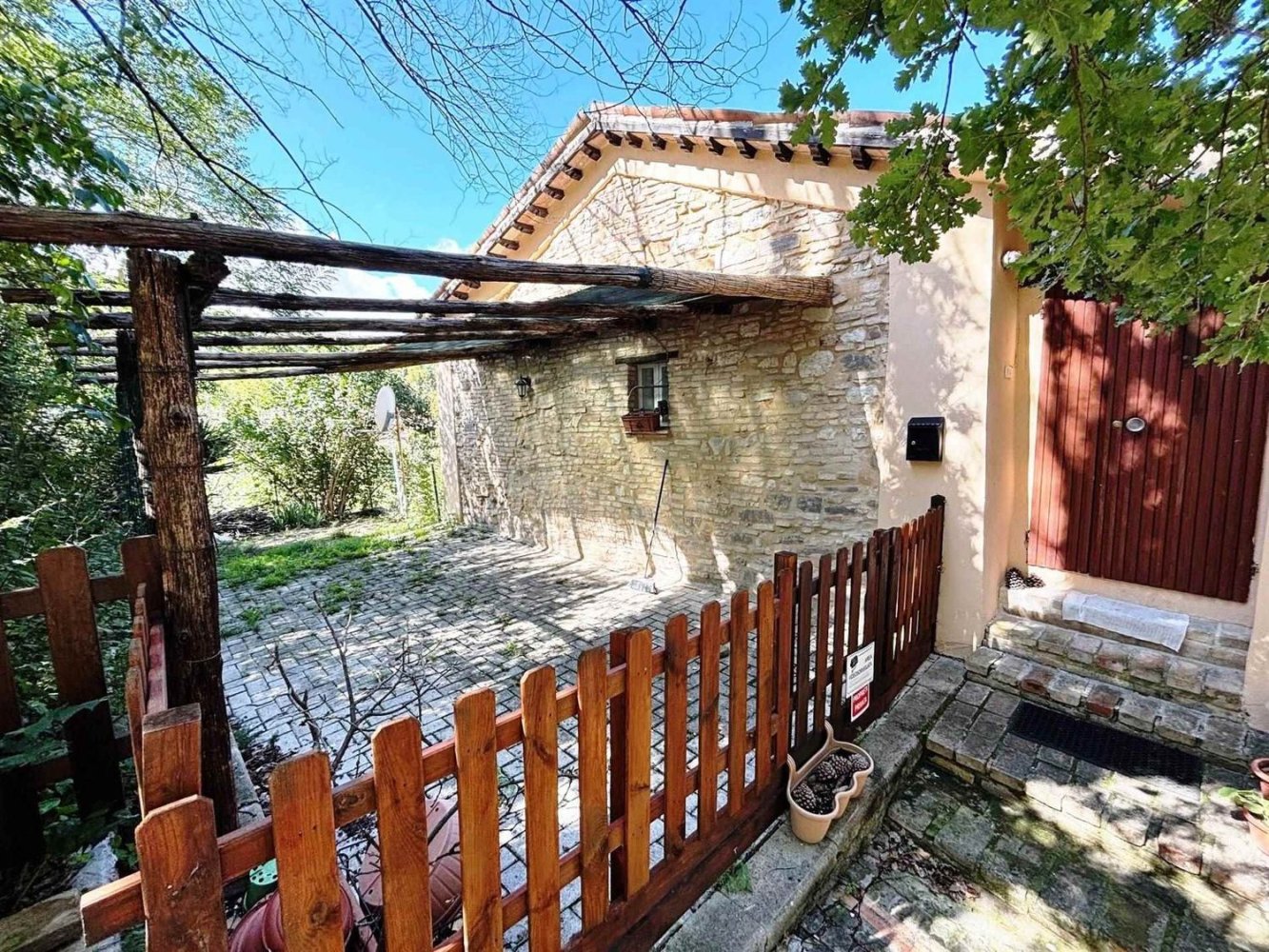 2 rooms House in San Severino Marche, Italy No. 87353