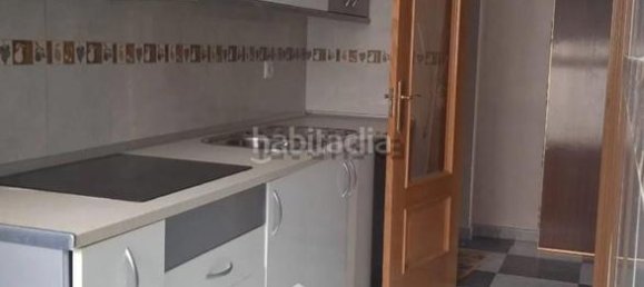 Apartamento de 3 dormitorios en Fuenlabrada, Spain No. 154839 14