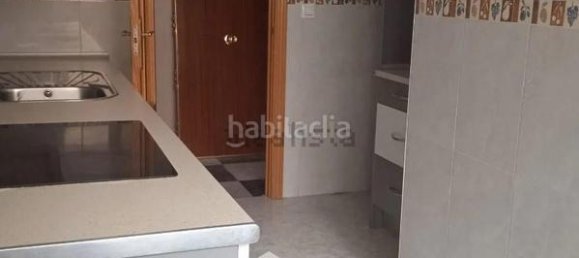 Apartamento de 3 dormitorios en Fuenlabrada, Spain No. 154839 13