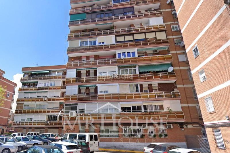 Apartamento de 3 dormitorios en Fuenlabrada, Spain No. 154839