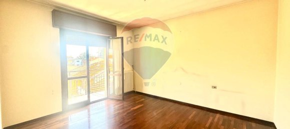 3غرفة شقة في Parabiago, Italy رقم 64038 26