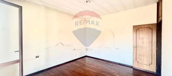 3غرفة شقة في Parabiago, Italy رقم 64038 24