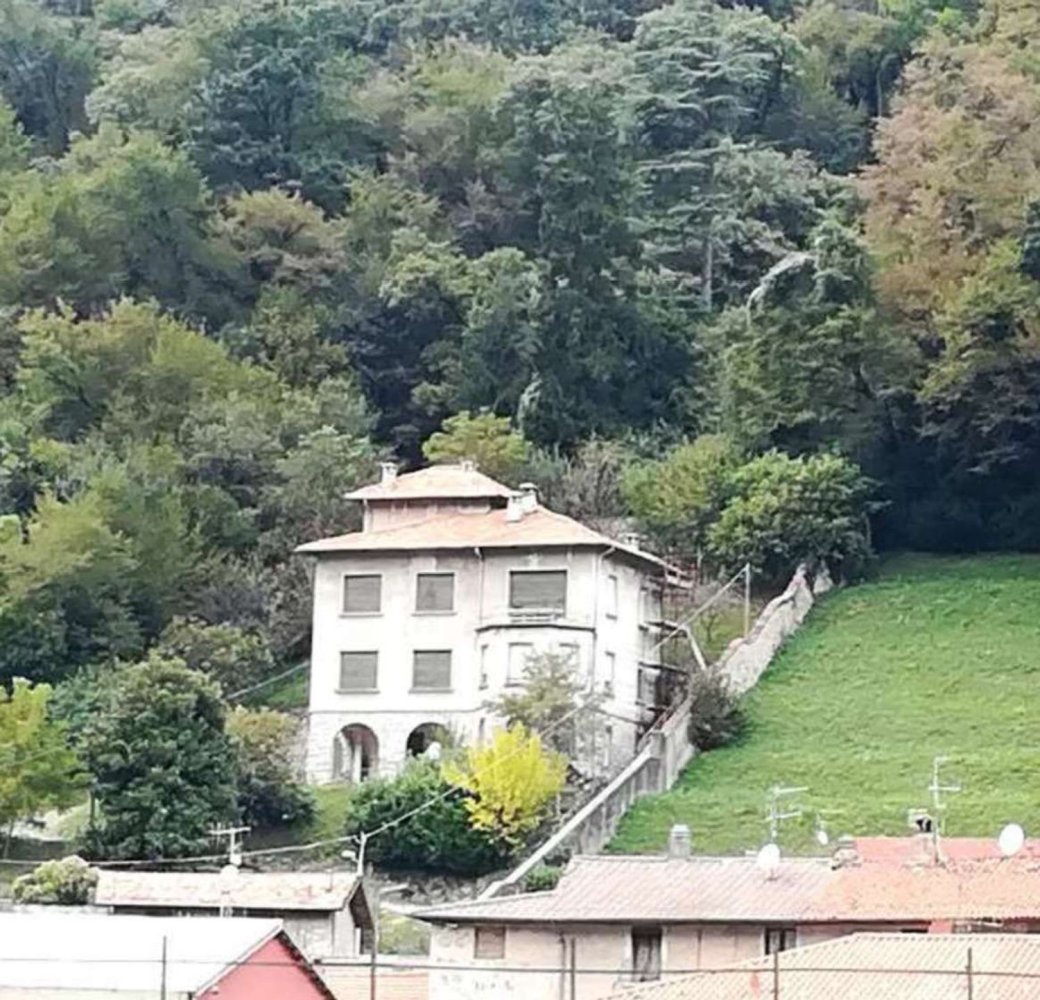 10-Zimmer Wohnung in Valbrona, Italy, Nr. 2847