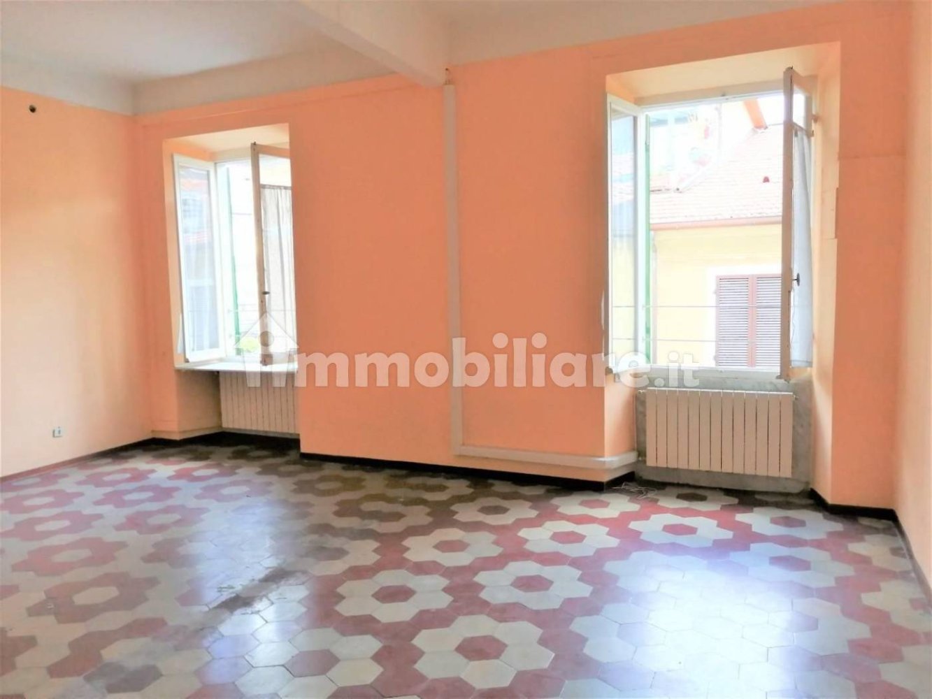 3 bedrooms Apartment in Massa, Italy No. 195679