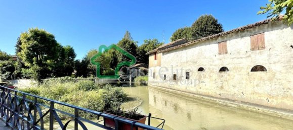 4 bedrooms House in Rodigo, Italy No. 16903 29