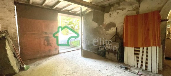 4 bedrooms House in Rodigo, Italy No. 16903 4