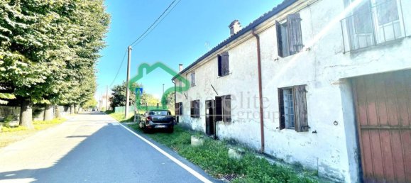 4 bedrooms House in Rodigo, Italy No. 16903 47