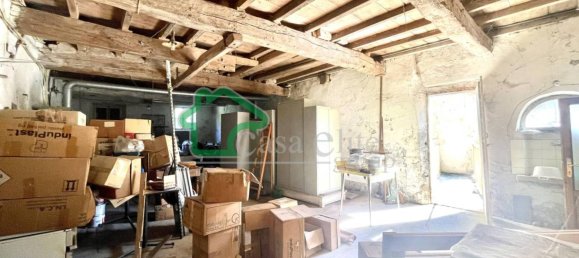 4 bedrooms House in Rodigo, Italy No. 16903 8