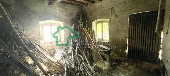 4 bedrooms House in Rodigo, Italy No. 16903 6