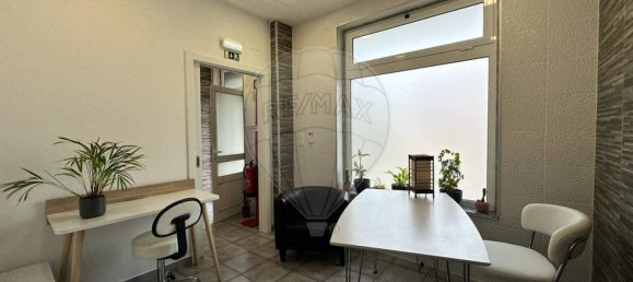 64m² Office in Seixal, Portugal No. 73672 8