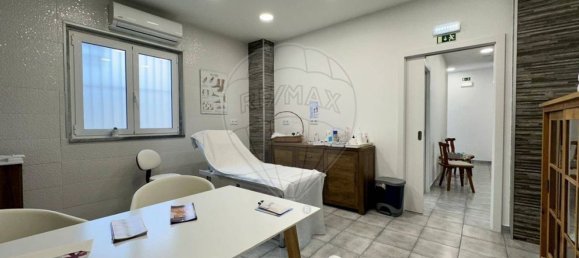 64m² Office in Seixal, Portugal No. 73672 15