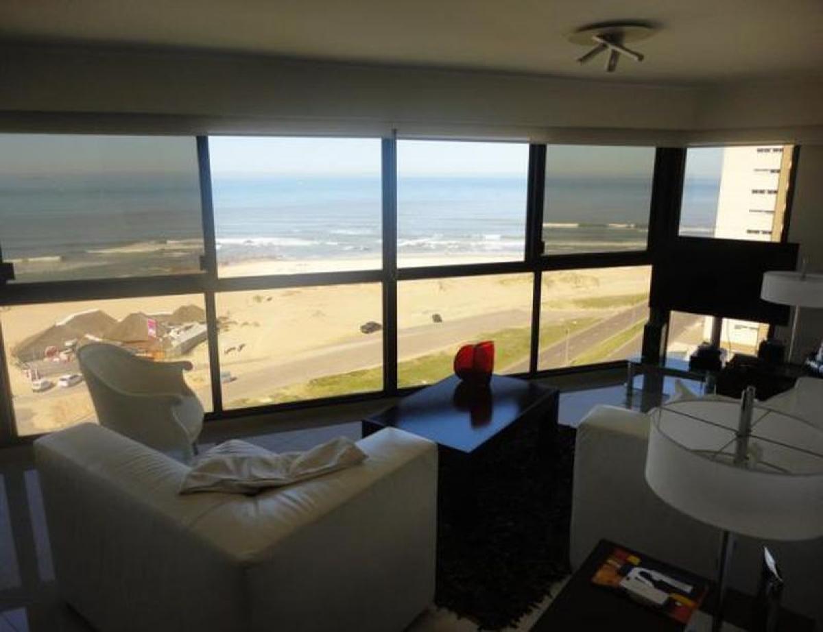 3 bedrooms Apartment in Maldonado, Uruguay No. 6270