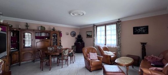 4 bedrooms House in Les Ormes, France No. 313322 8