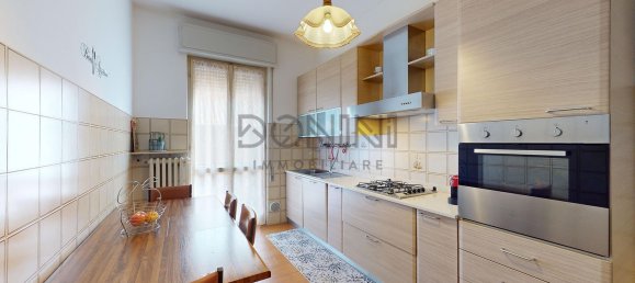 Apartamento de 3 habitaciónes en Tradate, Italy No. 228658 4