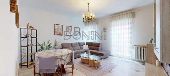 Apartamento de 3 habitaciónes en Tradate, Italy No. 228658 2