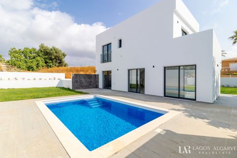 4 bedrooms Villa in Lagos, Portugal No. 206048