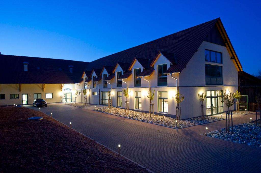  فندق في Vogelsbergkreis, Germany 10200متر مربع رقم 32781