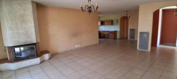 3 bedrooms Villa in Berat, France No. 339903 3