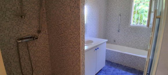 3 bedrooms Villa in Berat, France No. 339903 6