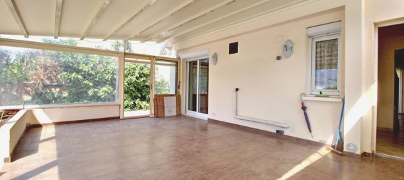 2 bedrooms House in Vernouillet, France No. 168114 14