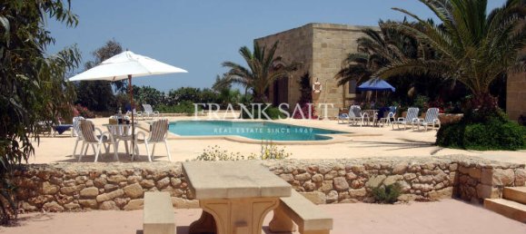 6 bedrooms House in Kercem, Malta No. 523 4