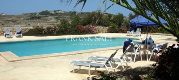 6 bedrooms House in Kercem, Malta No. 523 7