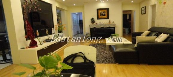 3 bedrooms Apartment in Cau Giay, Vietnam No. 5687 2