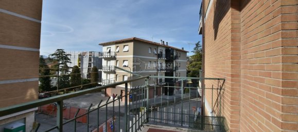 5 rooms Apartment in Tolentino, Italy No. 307590 4
