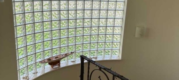 4 bedrooms Commercial property in Larnaca, Cyprus No. 20383 2