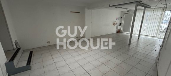 300m² Commercial property in Calais, France No. 55679 7