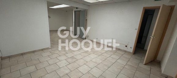 300m² Commercial property in Calais, France No. 55679 10