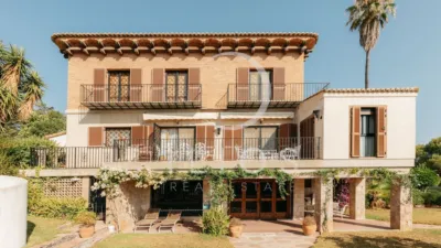 7 bedrooms House in Torrent, Spain No. 154640