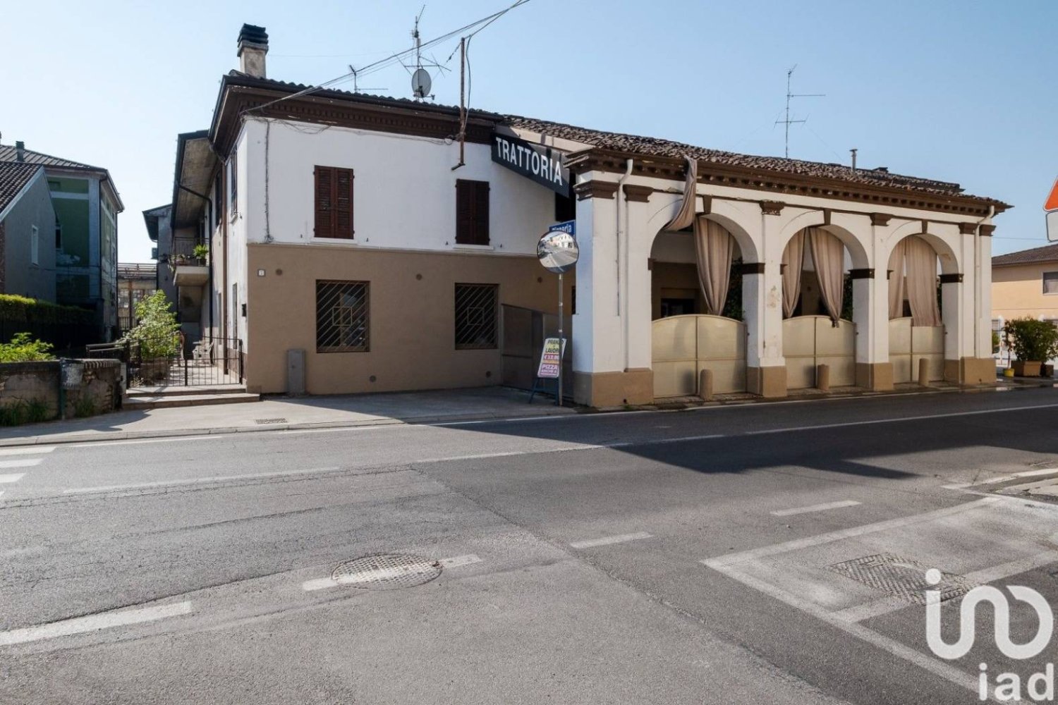 4-Zimmer Gewerbliche Immobilie in Bassano Bresciano, Italy, Nr. 360242