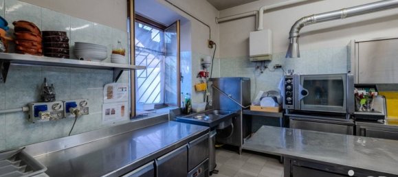 4-Zimmer Gewerbliche Immobilie in Bassano Bresciano, Italy, Nr. 360242 8