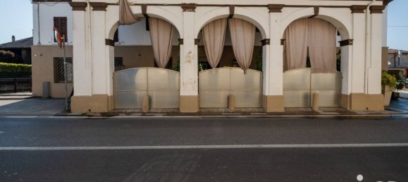 4-Zimmer Gewerbliche Immobilie in Bassano Bresciano, Italy, Nr. 360242 2