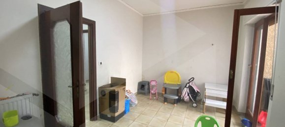 4 rooms Commercial property in Brusciano, Italy No. 20773 8