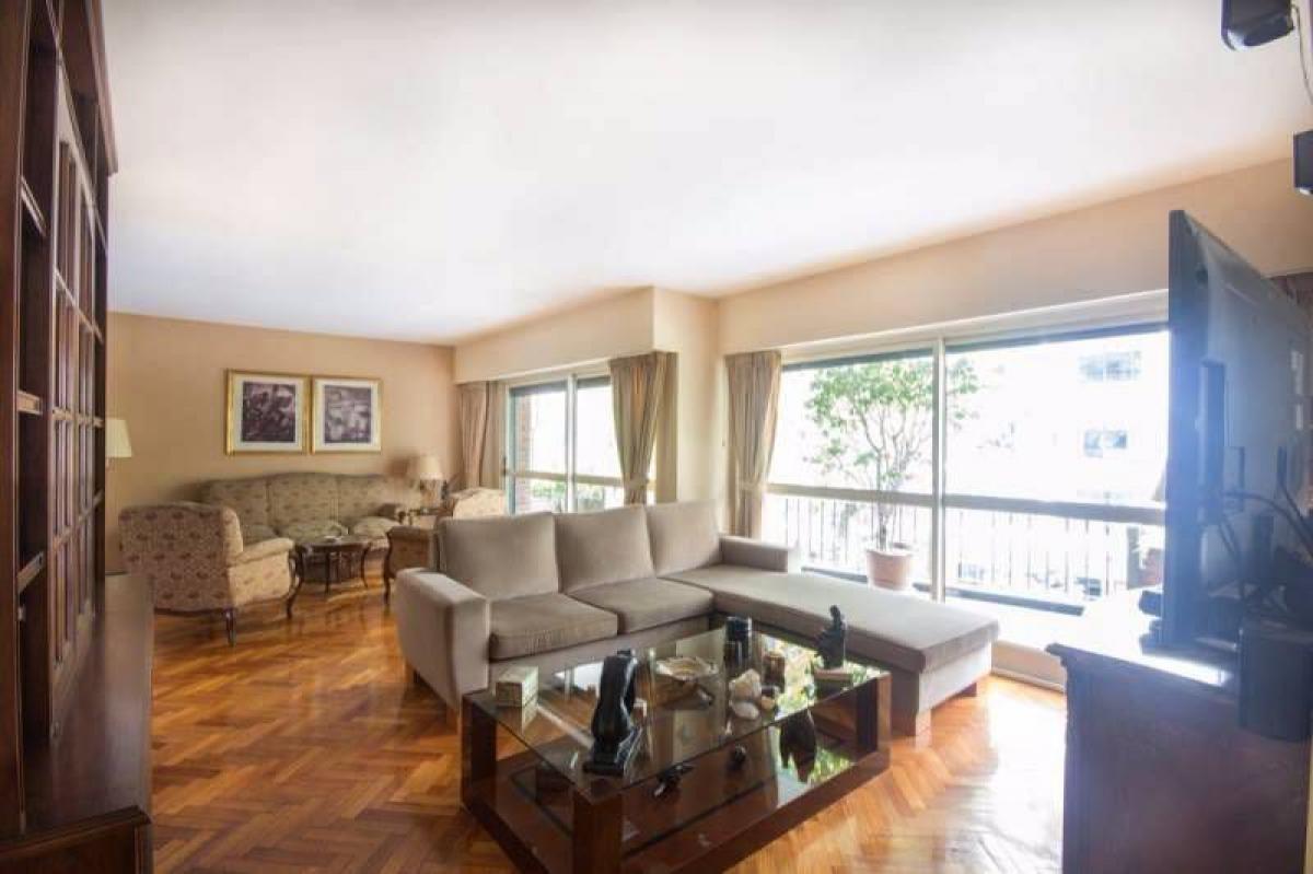 Apartamento de 3 dormitorios en Buenos Aires, Argentina No. 82087