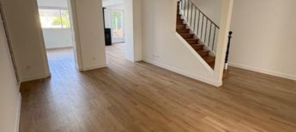 3 bedrooms House in Le Mans, France No. 313371 2