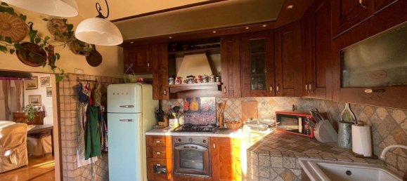 6 rooms Apartment in Viterbo, Italy No. 308920 18