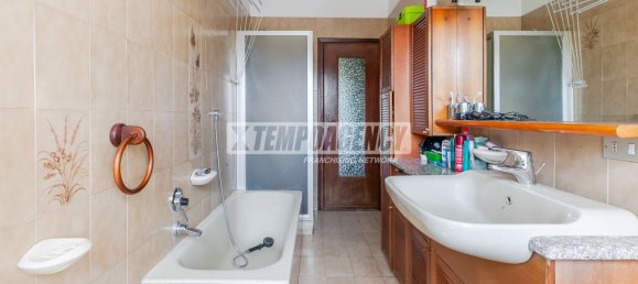 2 Schlafzimmer Wohnung in Cormano, Italy, Nr. 361504 31