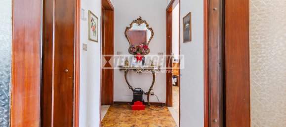 2 Schlafzimmer Wohnung in Cormano, Italy, Nr. 361504 5