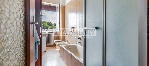 2 Schlafzimmer Wohnung in Cormano, Italy, Nr. 361504 27