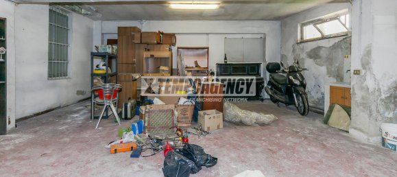 2 Schlafzimmer Wohnung in Cormano, Italy, Nr. 361504 35