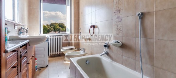 2 Schlafzimmer Wohnung in Cormano, Italy, Nr. 361504 29