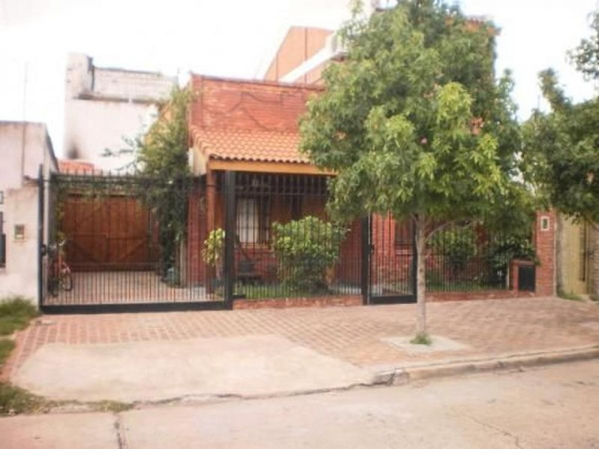4 chambres Maison à Tres de Febrero, Argentina No. 7074