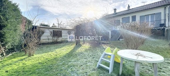3 bedrooms House in Saint-Cyr-l'Ecole, France No. 164093 2