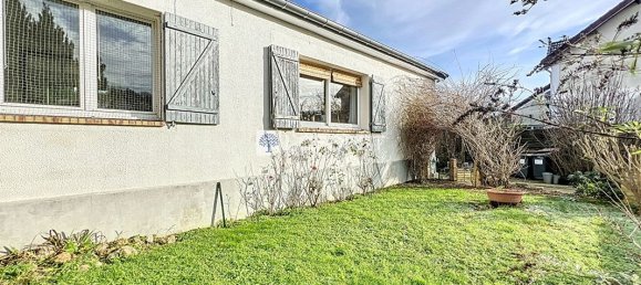3 bedrooms House in Saint-Cyr-l'Ecole, France No. 164093 3